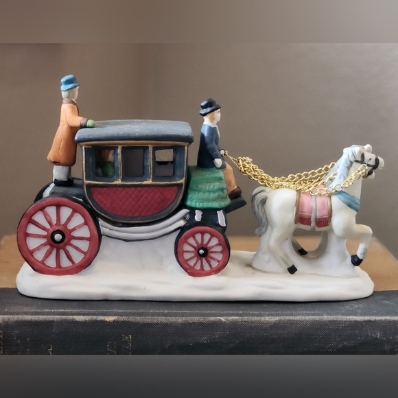 Dickens Village Stagecoach Porcelain Accessory - Picture 8 of 13